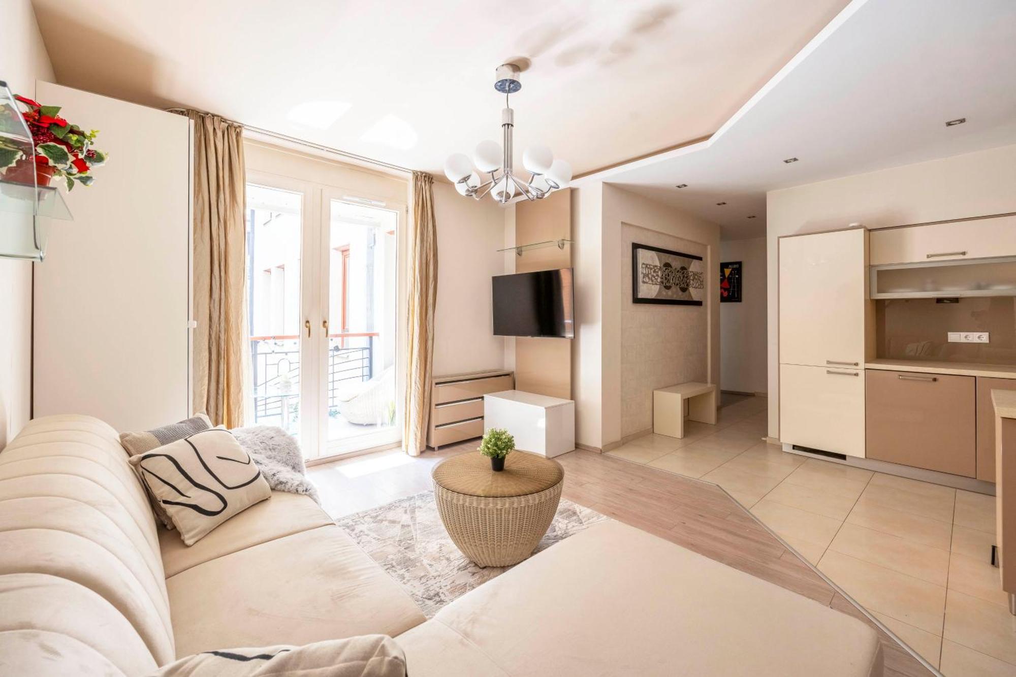 Exclusive Central Suite With Balcony By Prestige Homes Budapest Exterior photo