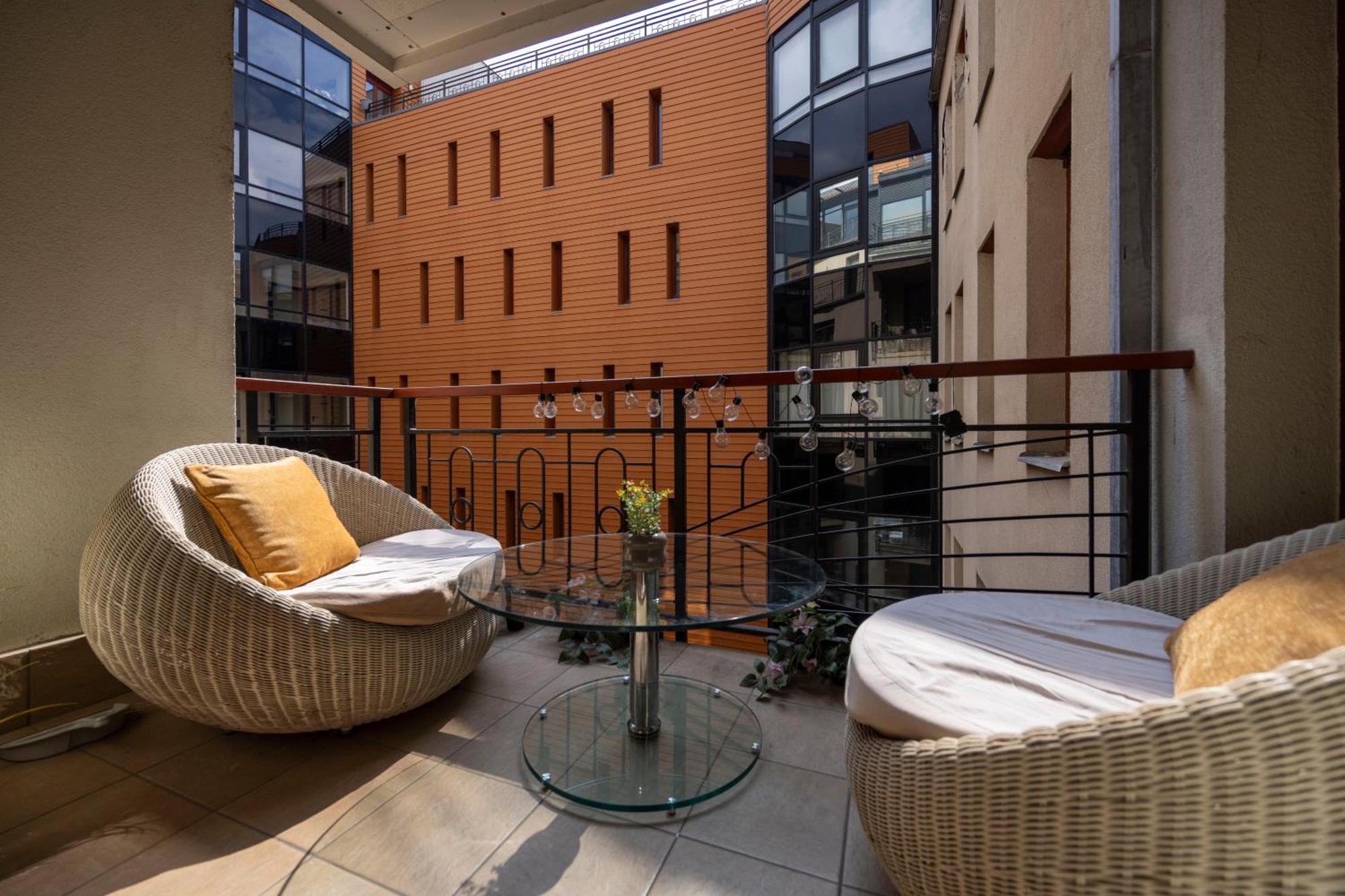 Exclusive Central Suite With Balcony By Prestige Homes Budapest Exterior photo