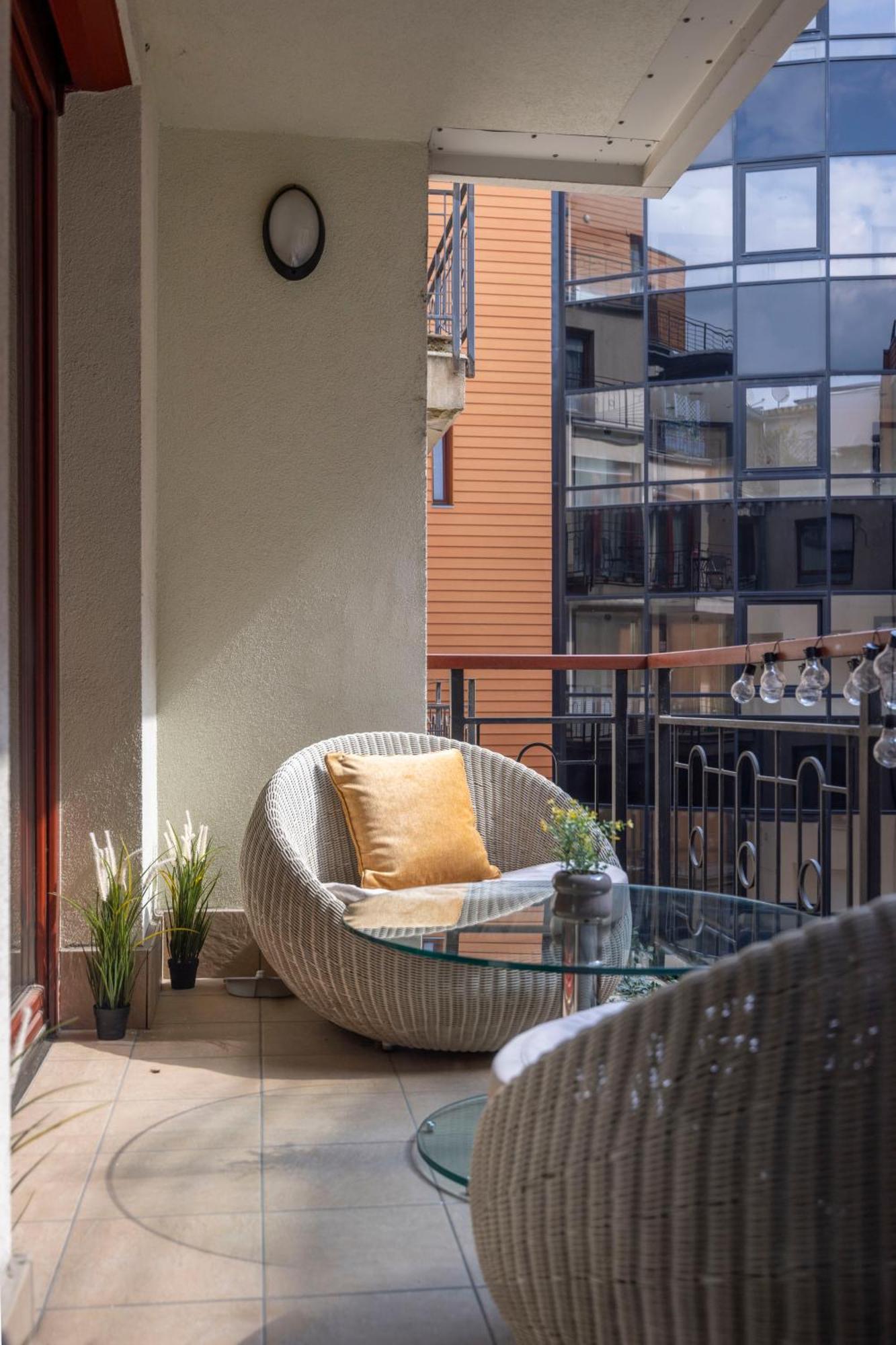 Exclusive Central Suite With Balcony By Prestige Homes Budapest Exterior photo